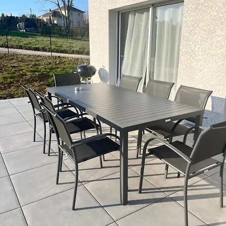 La Maison Auxoise De 8 Personnes